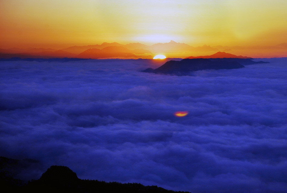 天柱山夕照.jpg 天柱山夕照.jpg